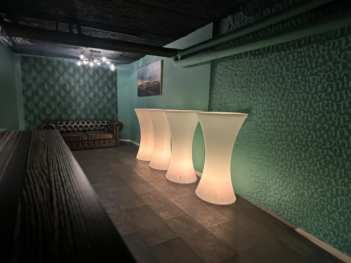 Partyraum mit Bar