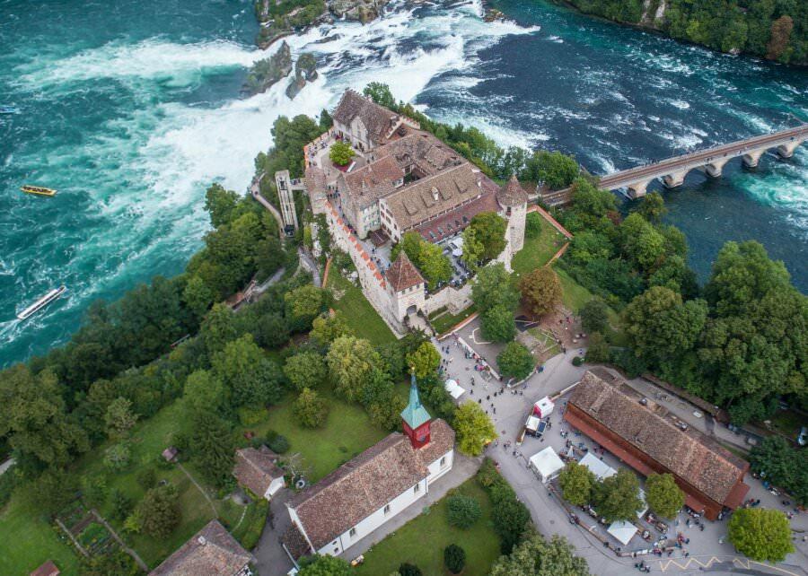 Luftaufnahme Schloss Laufen am Rheinfall