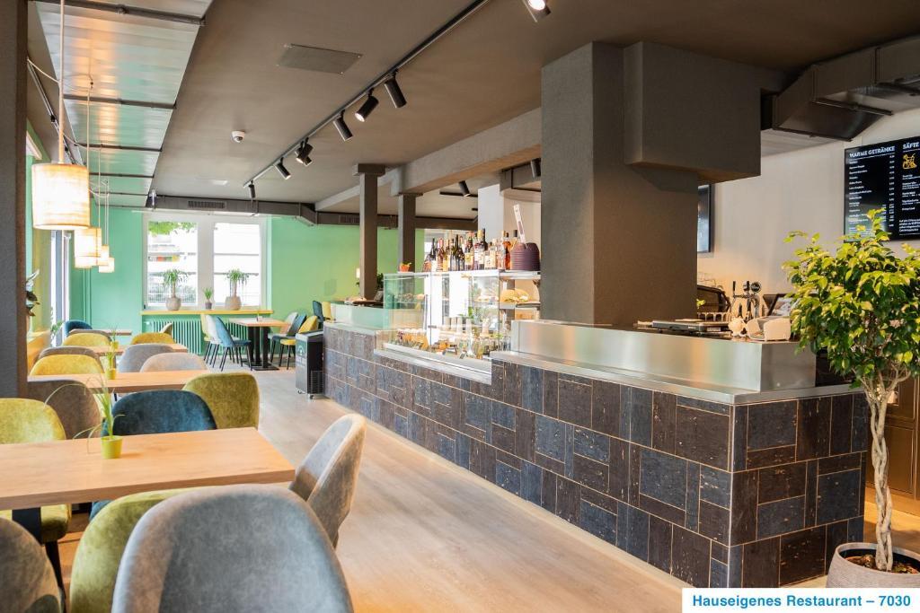Restaurant 70/30 – Buffet Parties for up to 100 Guests