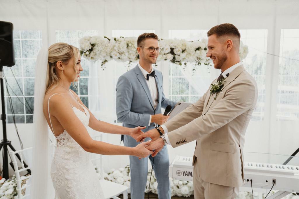 Redner & Pianist für eure Hochzeit - Denis Janke. Wort & Klang