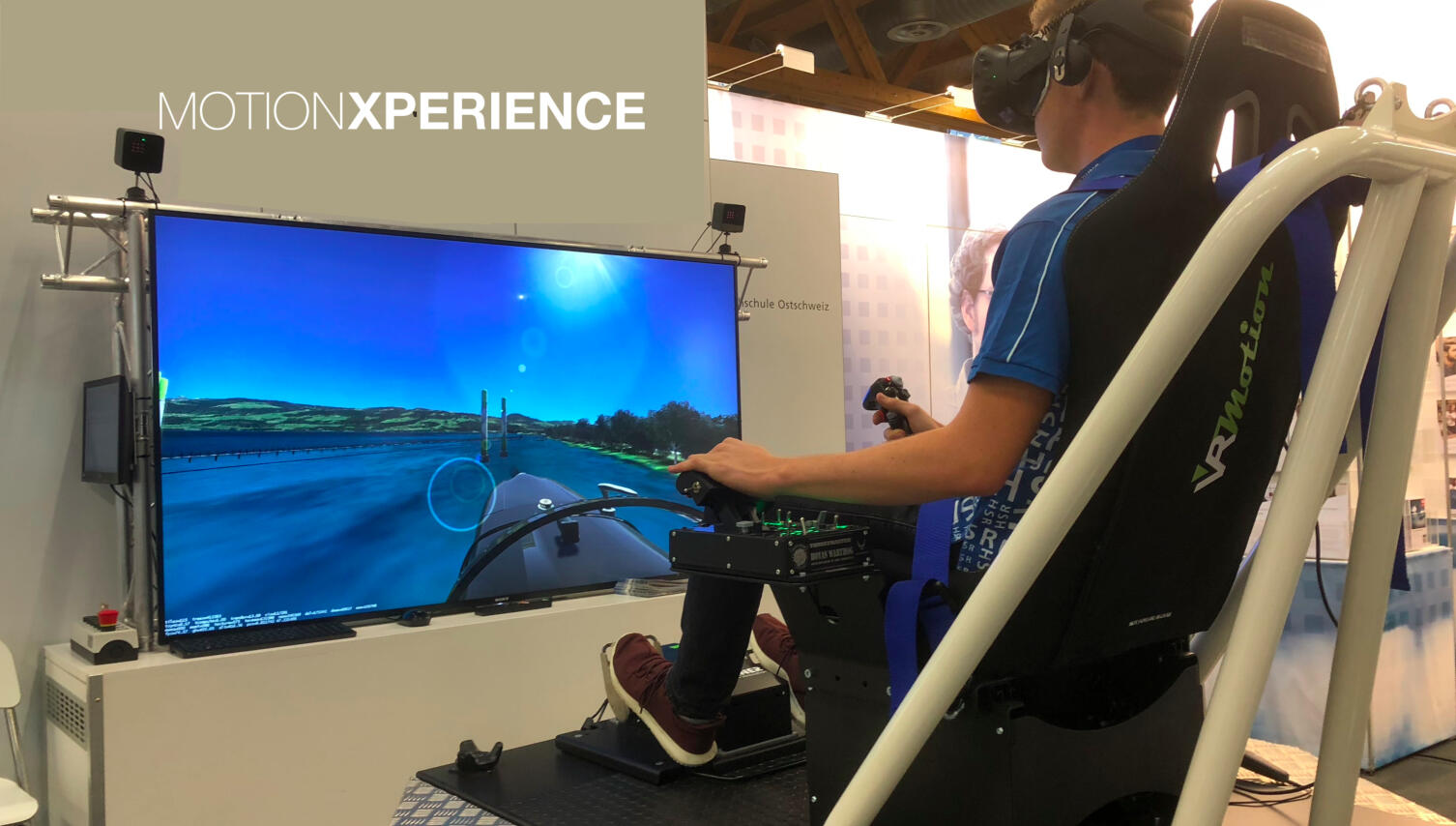 Mobiler Simulator mit VR und Motion Plattform