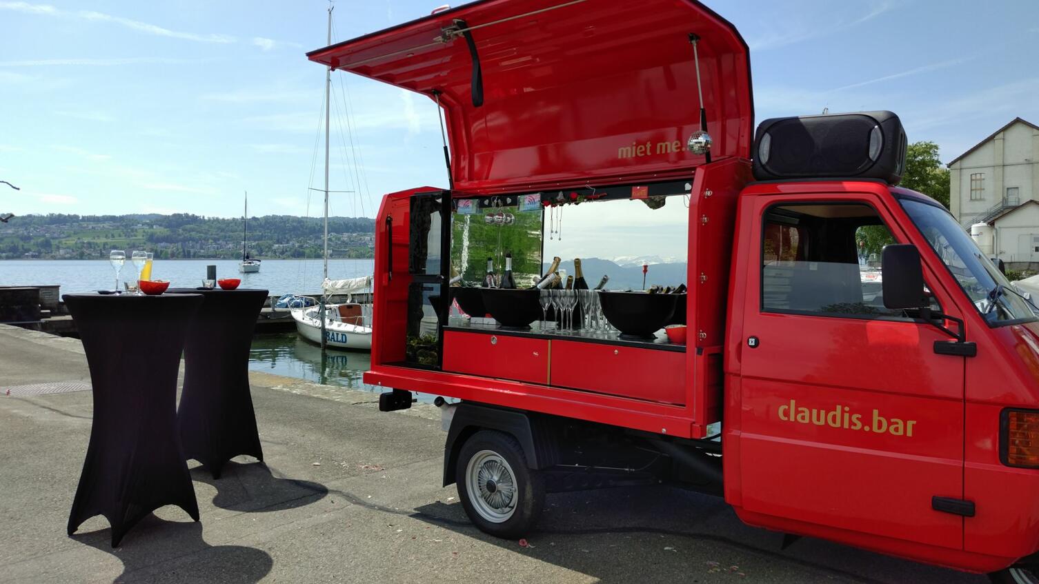 Mobile Champagne and Beer Bar