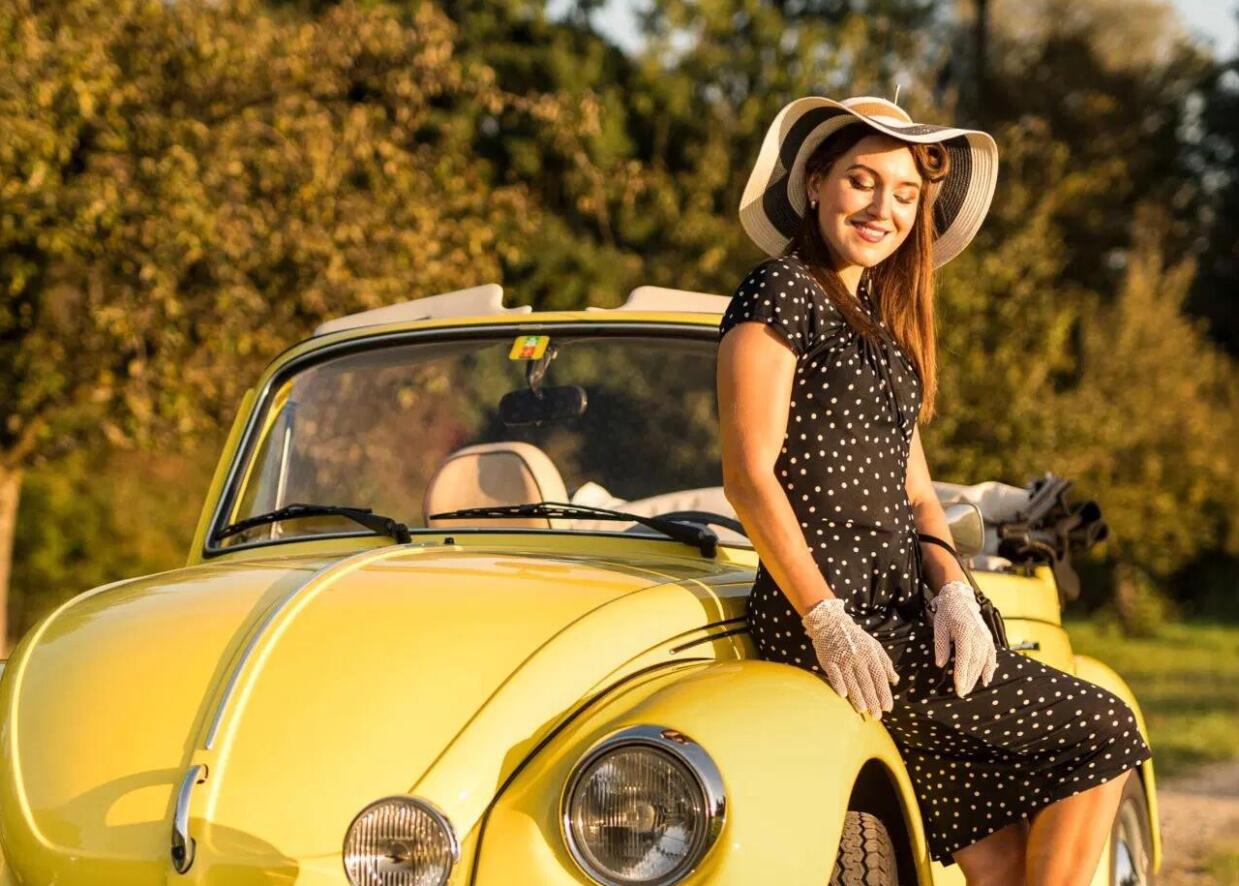 Vintage Car Rental - Stylish & Elegant.