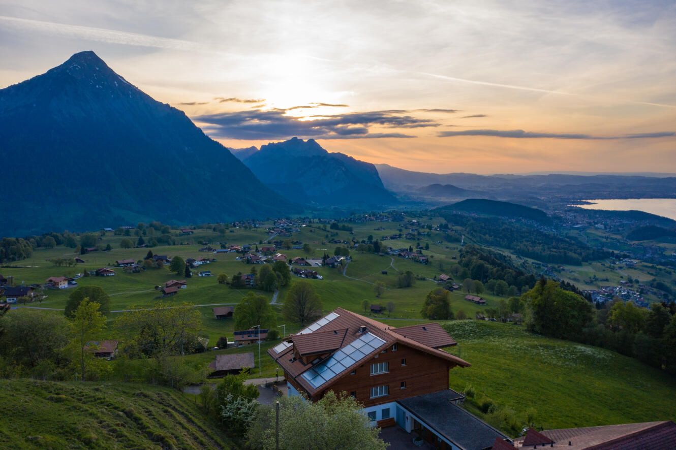 Weitblick vom Auszeit-Hotel Z Aeschiried