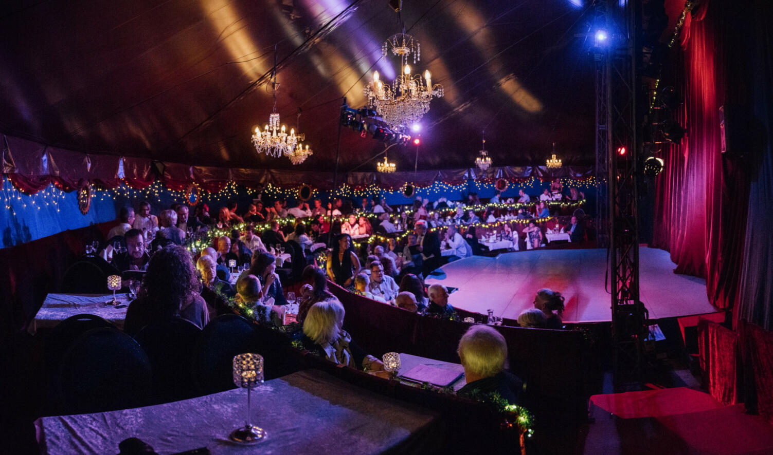 DINNER & SHOW in Belli's Weihnachtsvariete!