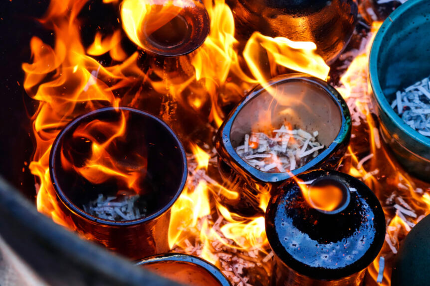 Teamevent Raku Keramik brennen Kreativität im Fokus