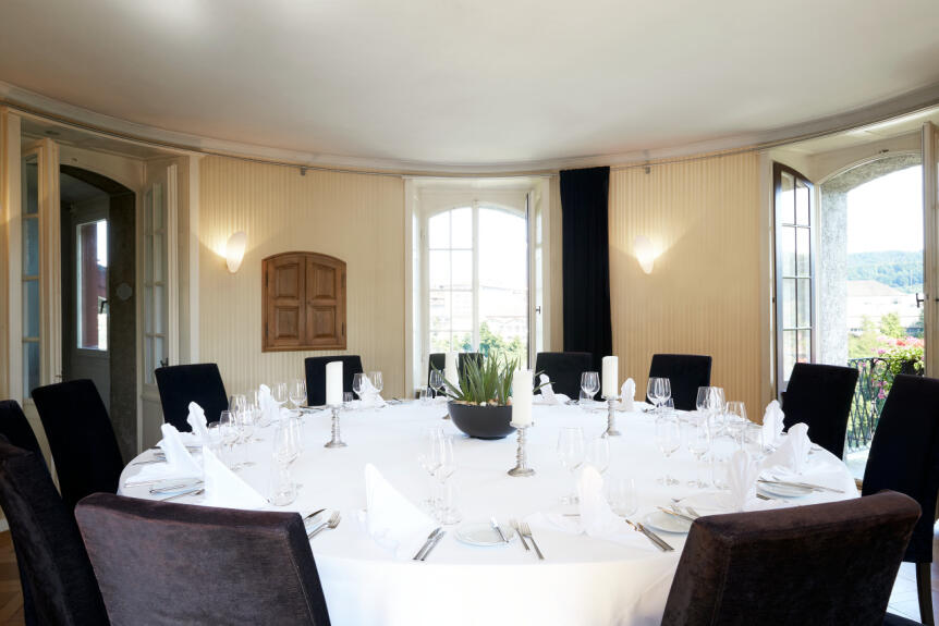 Round Tower (up to 17 persons)