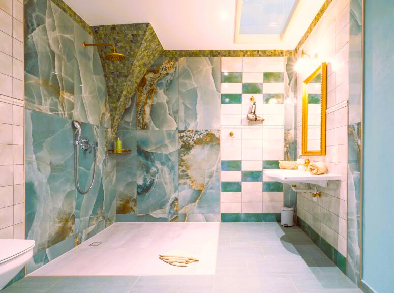 Wheelchair Accessible Double Bath Room