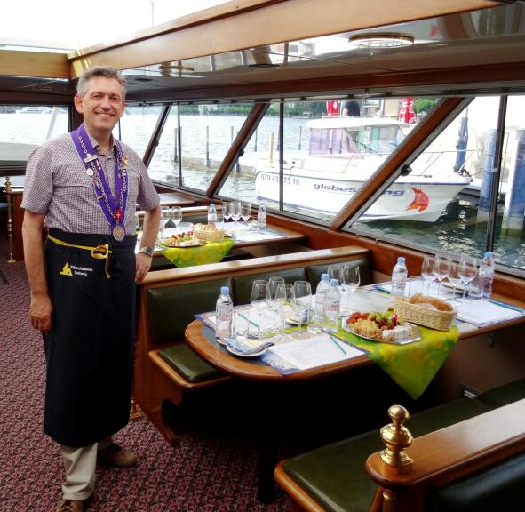Boat Tour with Wine Seminar and Cheese - Our Wine Expert