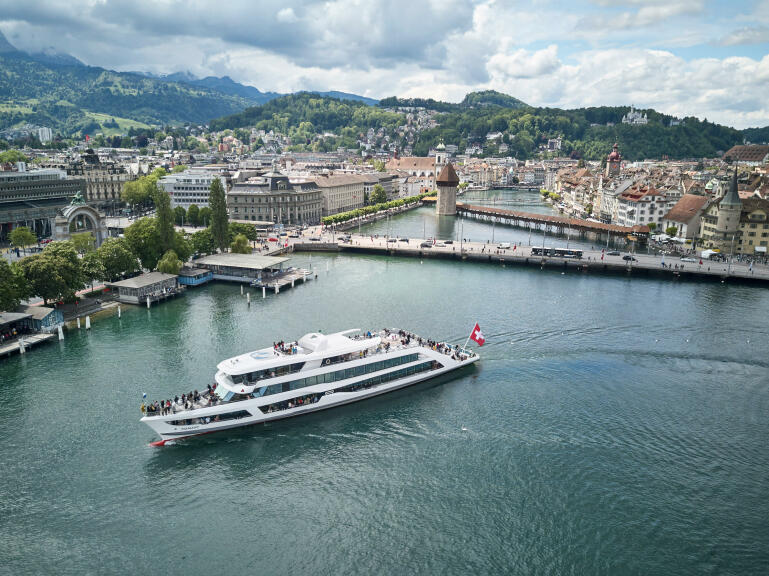 Exclusive boat hire on Lake Lucerne!